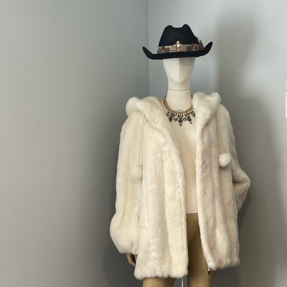 Faux Fur off white coat (Vintage)